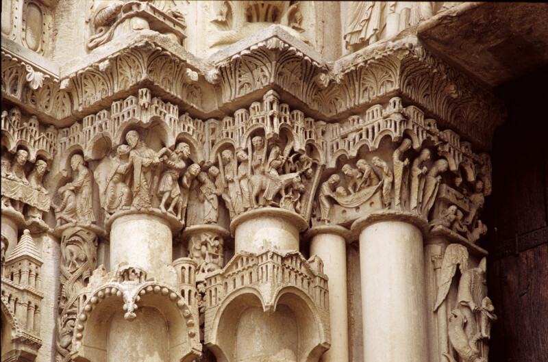 Chartres Cathedral, Incarnation portal, capital frieze, left side