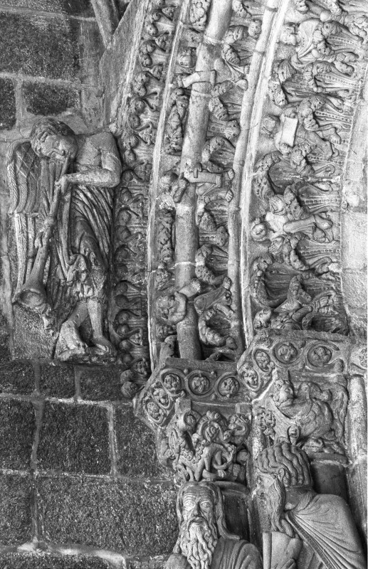 Santiago cathedral, Pórtico da Gloria, north doorway, trumpeting angel and souls in Limbo