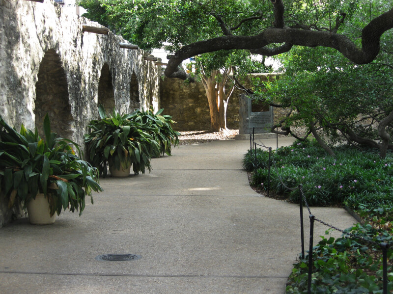 Alamo Footpath