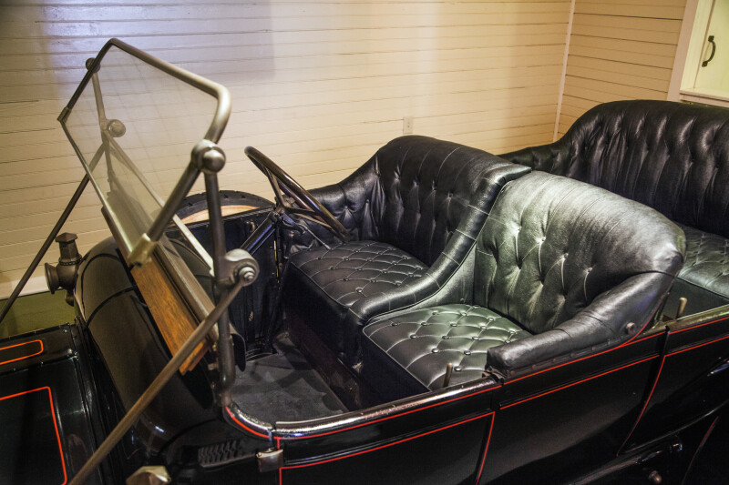 Front Seat of 1914 Pierce Arrow Car
