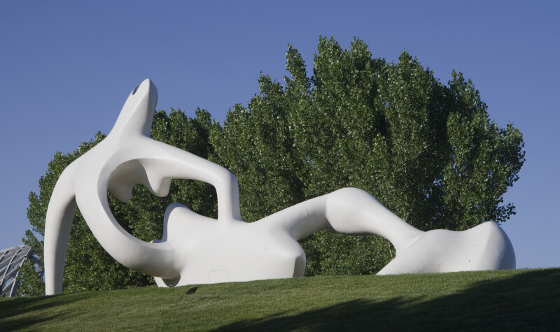 Henry Moore's "Large Reclining Figure"