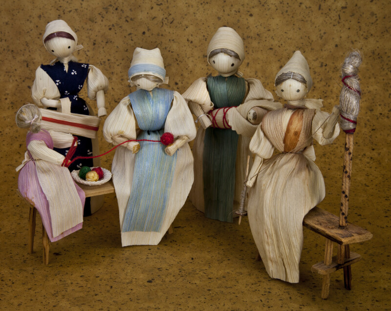 Iowa Handcrafted Corn Husks Dolls in Various Poses (Full View)