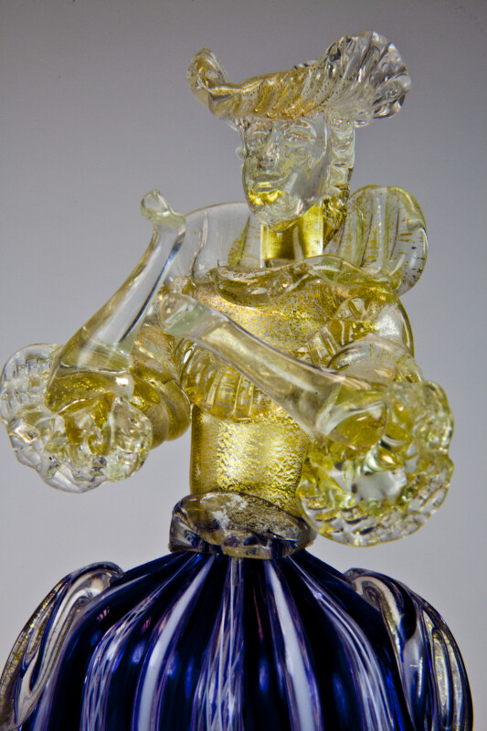 Italy Female Figurine Sculpted in Murano Glass (Close Up)
