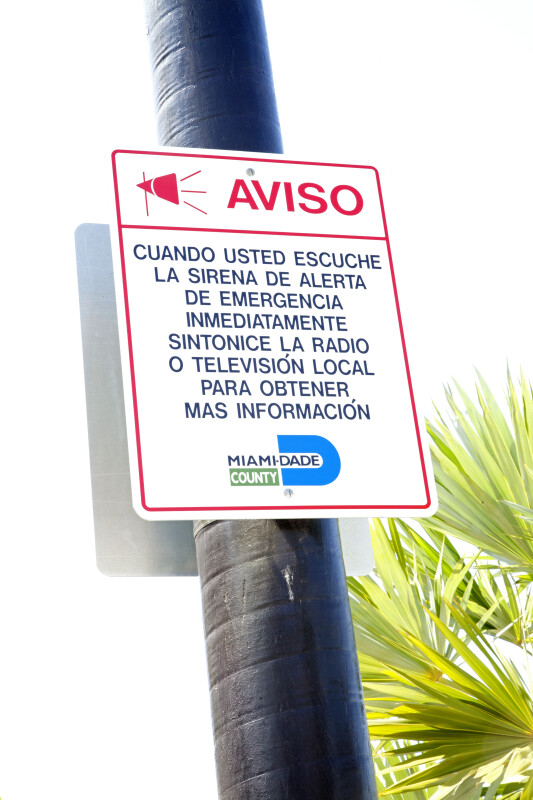 Sign in Spanish for Emergency Broadcasts