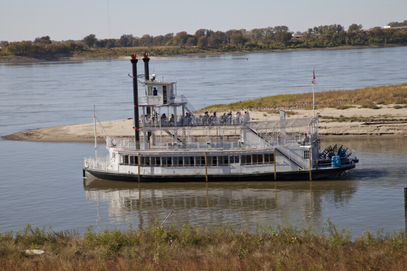 The Island Queen Leaving Wolf River Lagoon