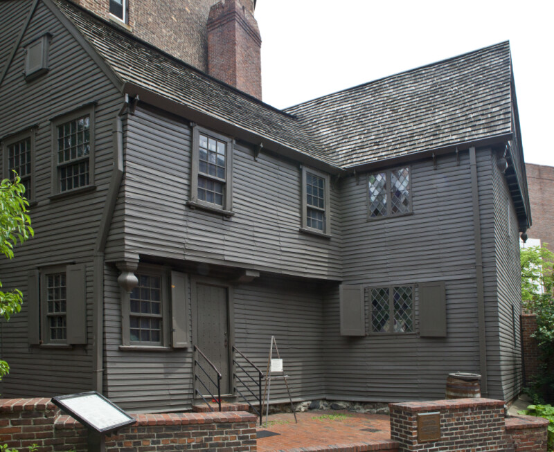 The Overhanging Second Floor of the Ell